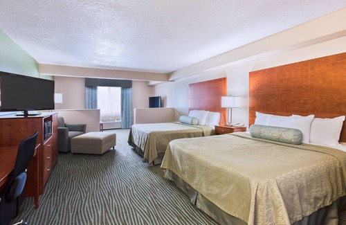 Greater South Side Hotel | AmericInn by Wyndham Des Moines Airport