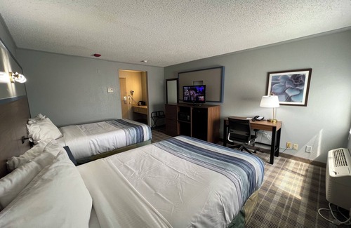 Glendale Hotel | AmericInn by Wyndham Glendale/Milwaukee