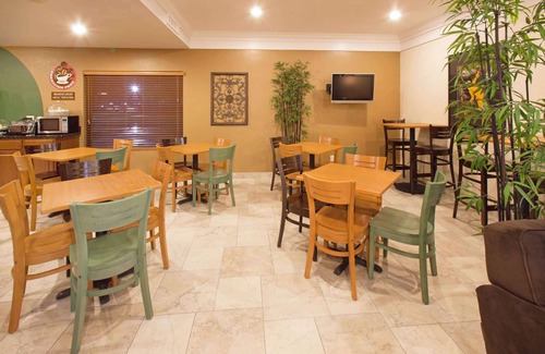 Johnston Hotel | AmericInn by Wyndham Johnston Des Moines