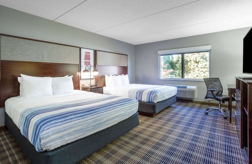 Monona Hotel | AmericInn by Wyndham Madison South