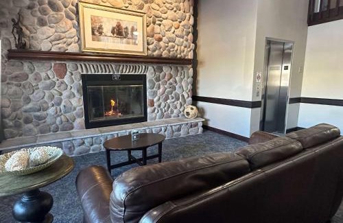 Menominee Hotel | AmericInn by Wyndham Menominee