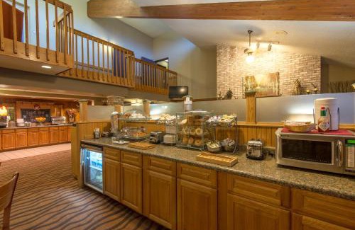 Minocqua Hotel | AmericInn by Wyndham Minocqua