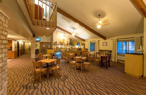 Minocqua Hotel | AmericInn by Wyndham Minocqua