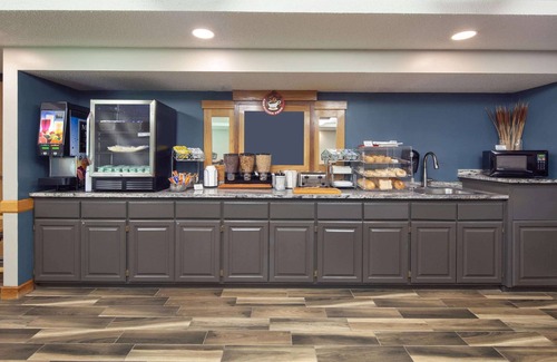 Northfield Hotel | AmericInn by Wyndham Northfield
