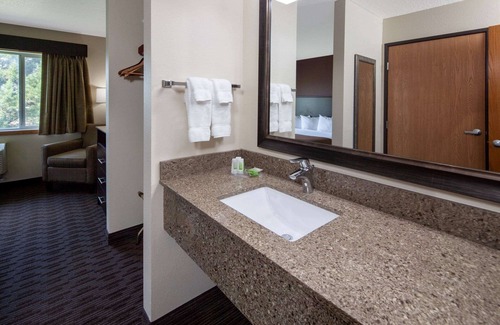Northfield Hotel | AmericInn by Wyndham Northfield