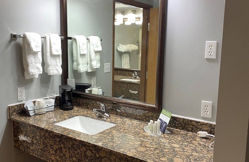 Webster City Hotel | AmericInn by Wyndham Webster City