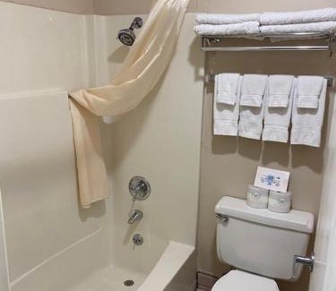 Brookings Hotel | AmeriCoast Inn