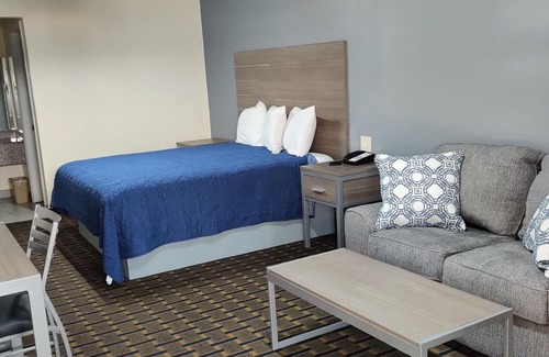 West Orange Hotel | AmeriStay Inn &Suites