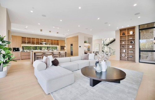Encino House | Amestoy Modern: Stunning 4BR Estate with Theater & Gym