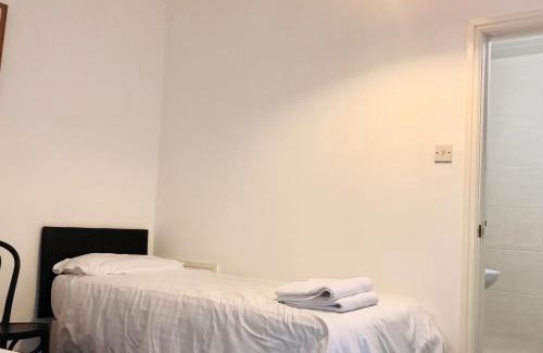 Woodberry Down Hotel | Amhurst Hotel