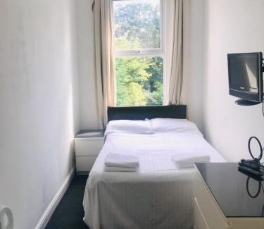 Woodberry Down Hotel | Amhurst Hotel