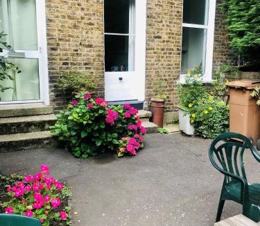 Woodberry Down Hotel | Amhurst Hotel