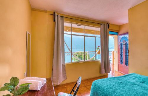 San Pedro La Laguna Hotel | Amigos