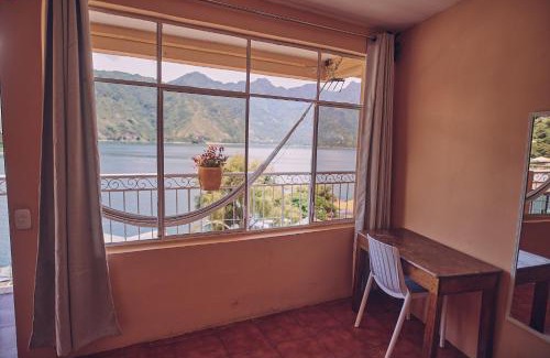 San Pedro La Laguna Hotel | Amigos