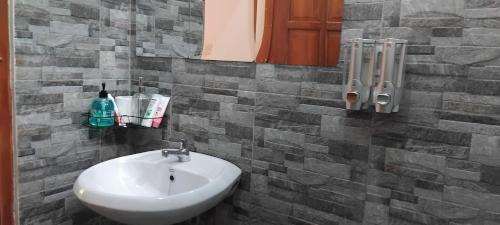 Karangmojo House | Amini Guest House