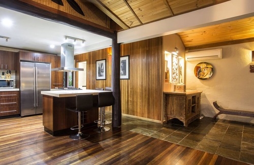 Cannonvale House | Amira Whitsunday's Airlie Beach