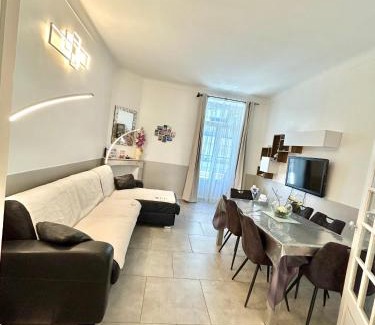 Juan-les-Pins Apartment | Amiral Courbet Apartment