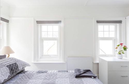 Lyme Regis Apartment | Ammonite Luxury beachfront apartment