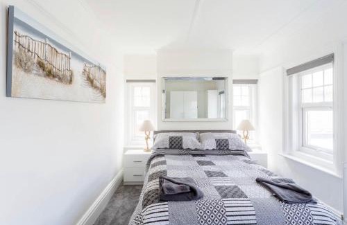 Lyme Regis Apartment | Ammonite Luxury beachfront apartment