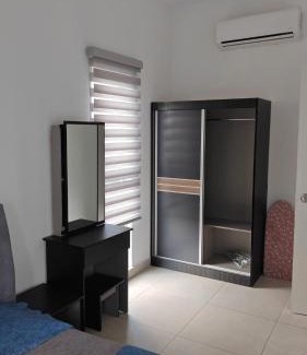 Kajang Apartment | Amna Lovely Vacation House Fast Wifi 3 Aircond And Netflix