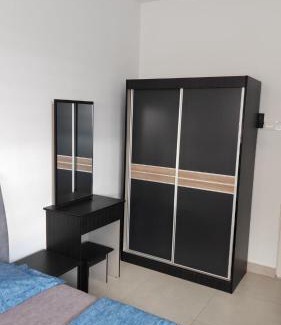 Kajang Apartment | Amna Lovely Vacation House Fast Wifi 3 Aircond And Netflix