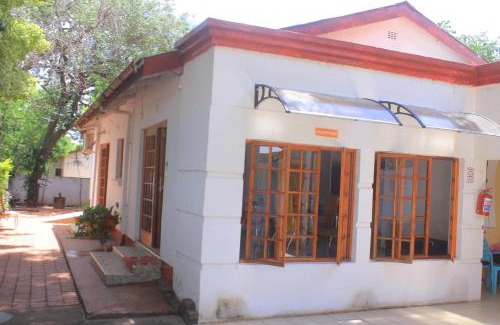 Kasane Bed & Breakfast | AMOGELANG GUEST HOUSE