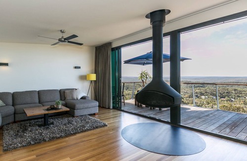 Anglesea House | Among the Treetops ID - AS085
