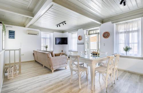 Glossa House | Amorama Suites