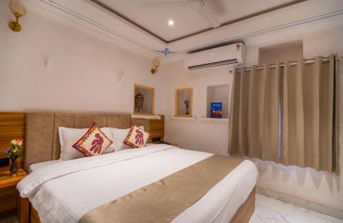 Lake Swaroop Sagar Hotel | Amoraya Udaipur
