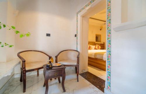 Lake Swaroop Sagar Hotel | Amoraya Udaipur