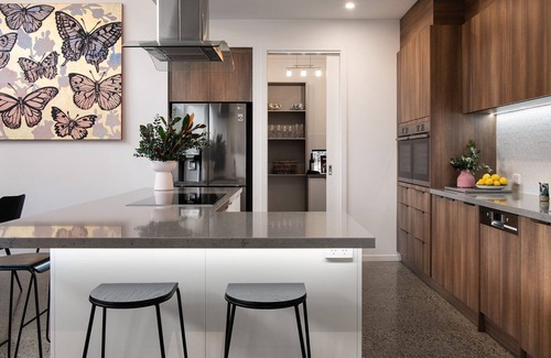 Hepburn House | Amore ~ Hepburn Springs/Daylesford ~ Luxury, Spa, Wood Fire