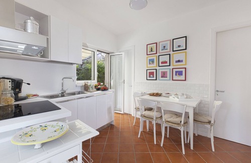 Sant'Agata sui Due Golfi Villa | AMORE RENTALS - Resort Ravenna - Villa Dama with Hot Tub, Shared Swimming Pool, Ideal for Events