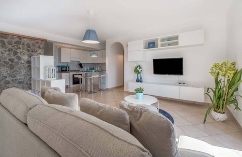 Sirenuse Villa | AMORE RENTALS - Villa Marina with Private Pool, Sea View, Terraces and Parking