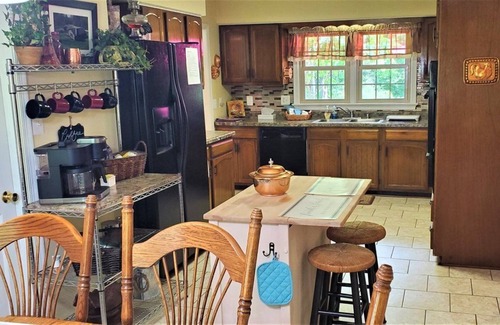 Stanley Cabin | Amos`s Willow Bend Stone Cottage