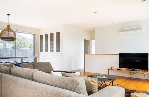 Sorrento House | Amour Eva Sorrento - POOL, WALK TO BEACH, PET FRIENDLY, FREE WIFI & FOXTEL