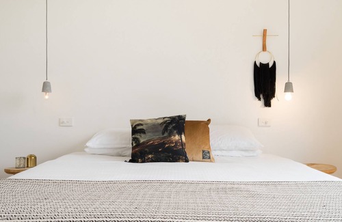 Sorrento House | Amour Eva Sorrento - POOL, WALK TO BEACH, PET FRIENDLY, FREE WIFI & FOXTEL