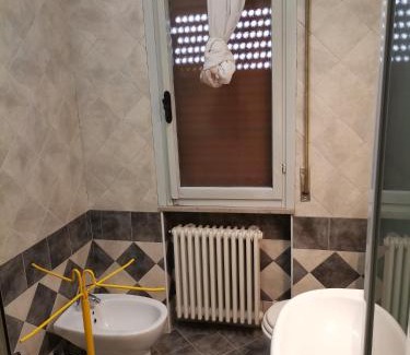 Pordenone House | Ampia camera con balcone privato