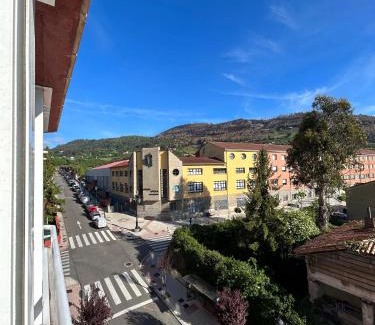 Las Campas y San Claudio Apartment | Amplio alojamiento en Oviedo