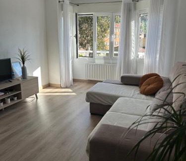 Las Campas y San Claudio Apartment | Amplio alojamiento en Oviedo
