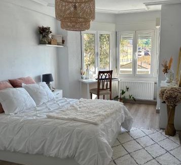 Las Campas y San Claudio Apartment | Amplio alojamiento en Oviedo