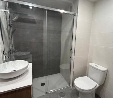 Las Campas y San Claudio Apartment | Amplio alojamiento en Oviedo