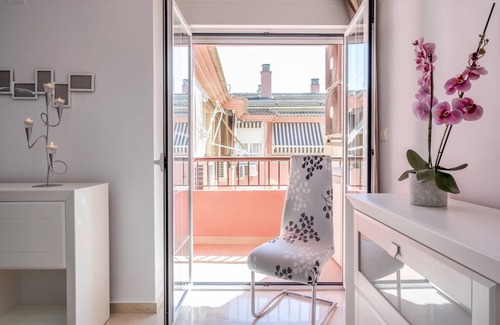 Cervantes Apartment | Amplio Apartamento con Wifi y Garaje