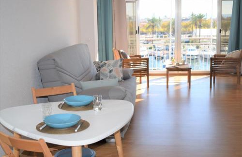 Empuriabrava Apartment | Amplio estudio con vistas a la marina y al mar ref 358