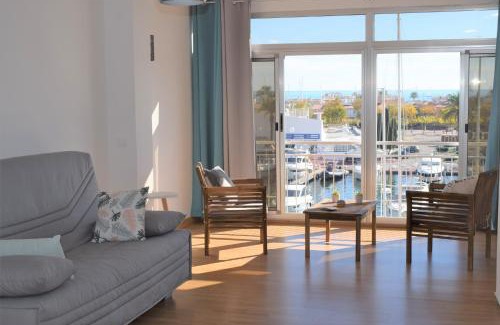 Empuriabrava Apartment | Amplio estudio con vistas a la marina y al mar ref 358