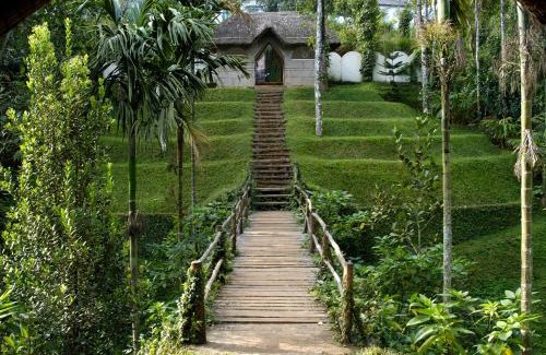 Pirmed Resort | Amritara Shalimar Spice Garden Resort & Spa