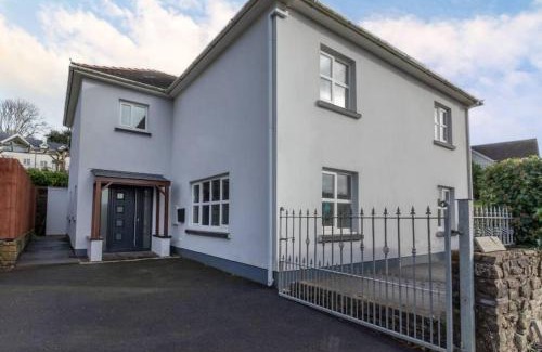 Amroth House | Amroth Holiday home with Sea views