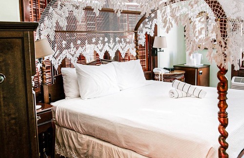 Historic Seaport House | Amsterdam's Curry Mansion Inn