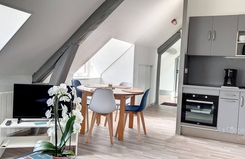 Ault Apartment | AMX1 - Le beffroy - vues dominantes sur la mer et le bourg
