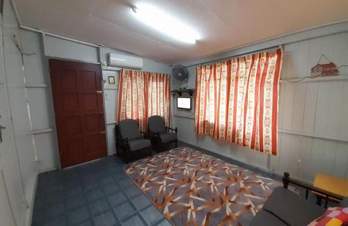 Kampung Kepong House | AMZ WOODHOMESTAY AT GONG KIAT, KUALA TERENGGANU