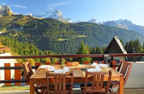 Alpe des Chaux Apartment | Anémone 2/16 by Interhome